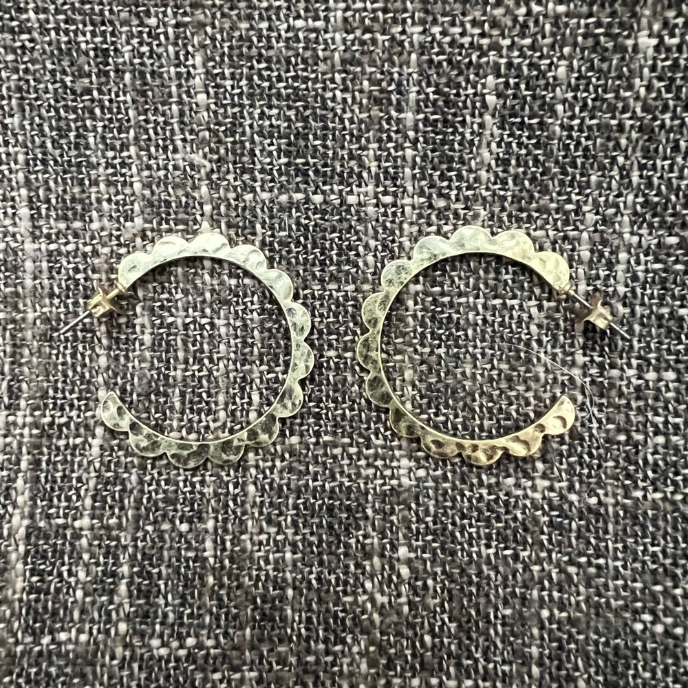 Madewell Scalloped Hoop Earrings